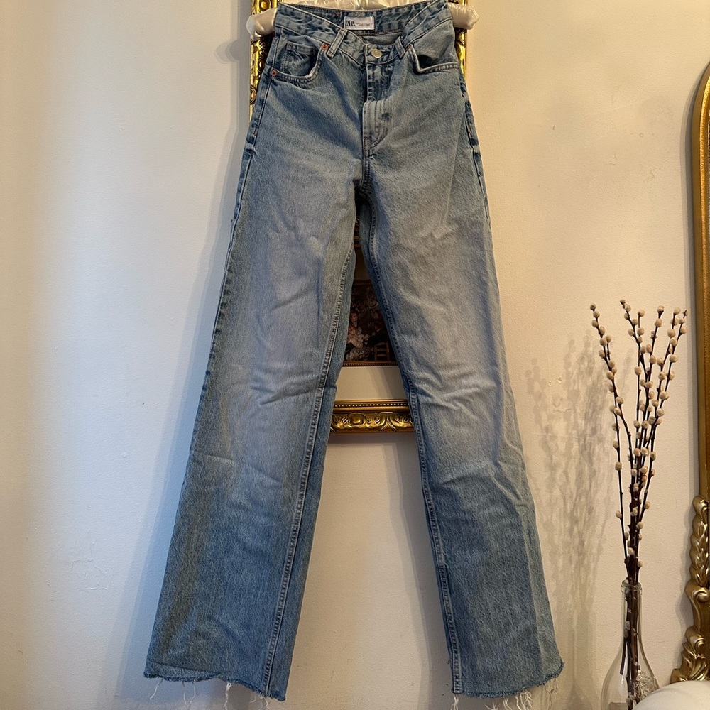 Zara Wide / Straight Leg High Rise Jeans